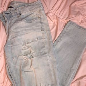 American Eagle Lightwash Distress Skinny